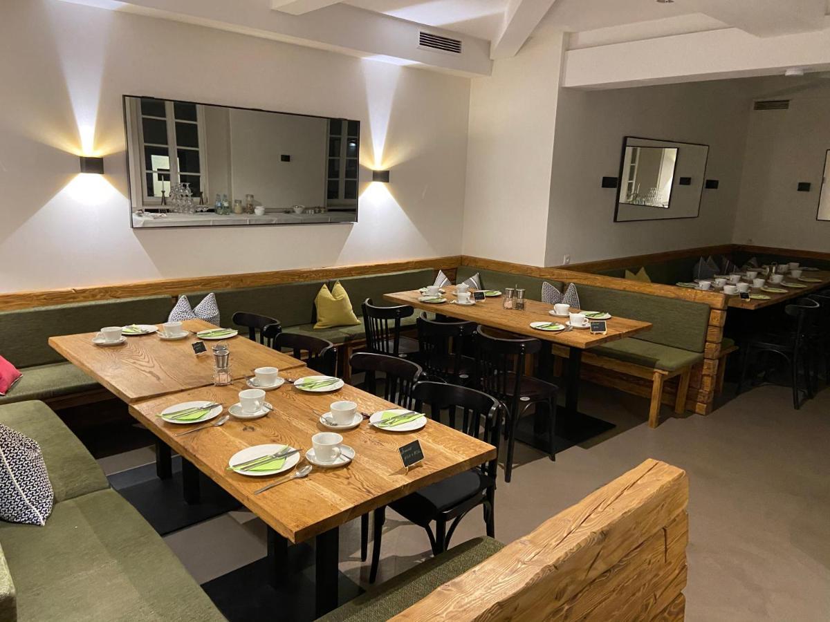 Hotel Restaurant Goldenes Ross Gollheim Екстер'єр фото
