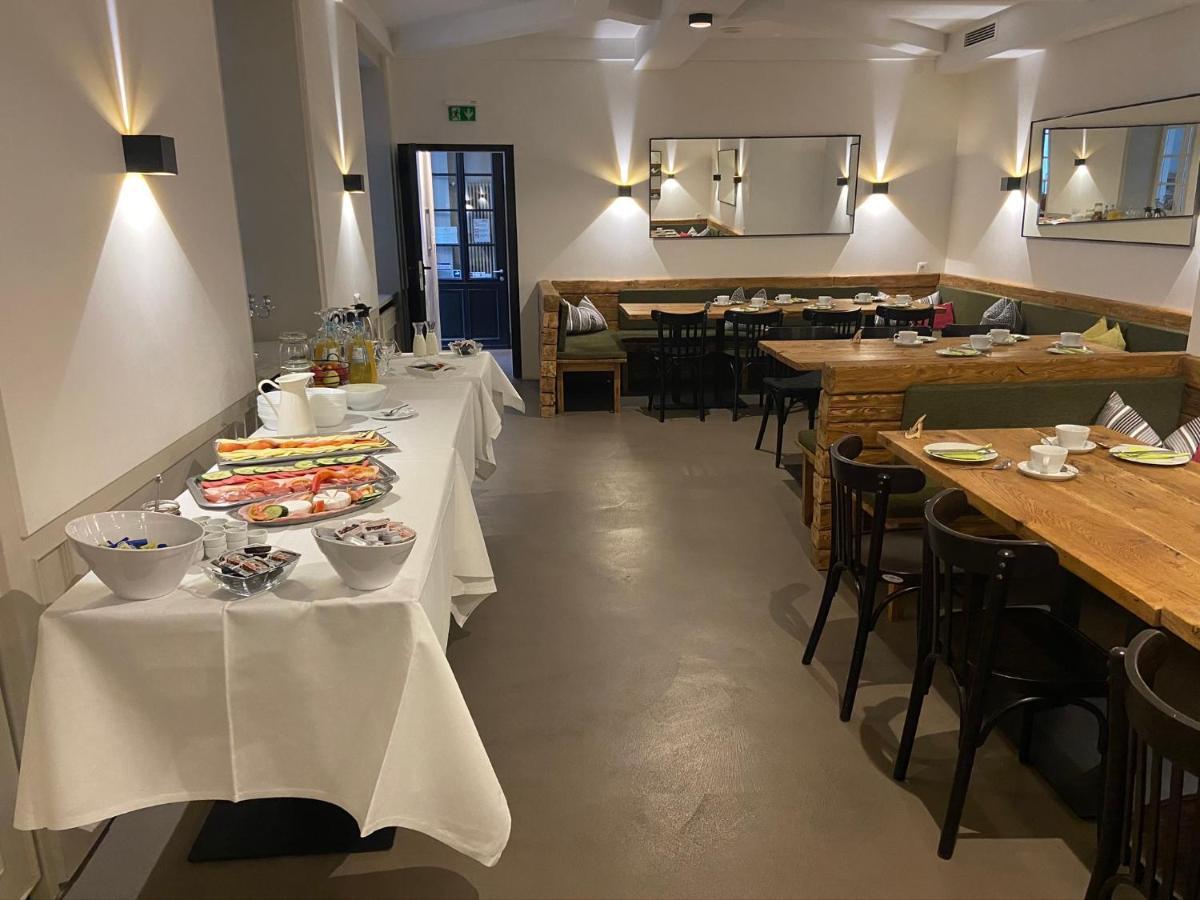 Hotel Restaurant Goldenes Ross Gollheim Екстер'єр фото