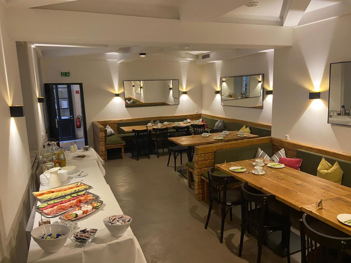 Hotel Restaurant Goldenes Ross Gollheim Екстер'єр фото