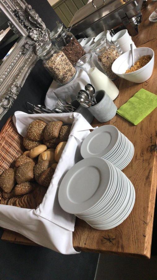 Hotel Restaurant Goldenes Ross Gollheim Екстер'єр фото