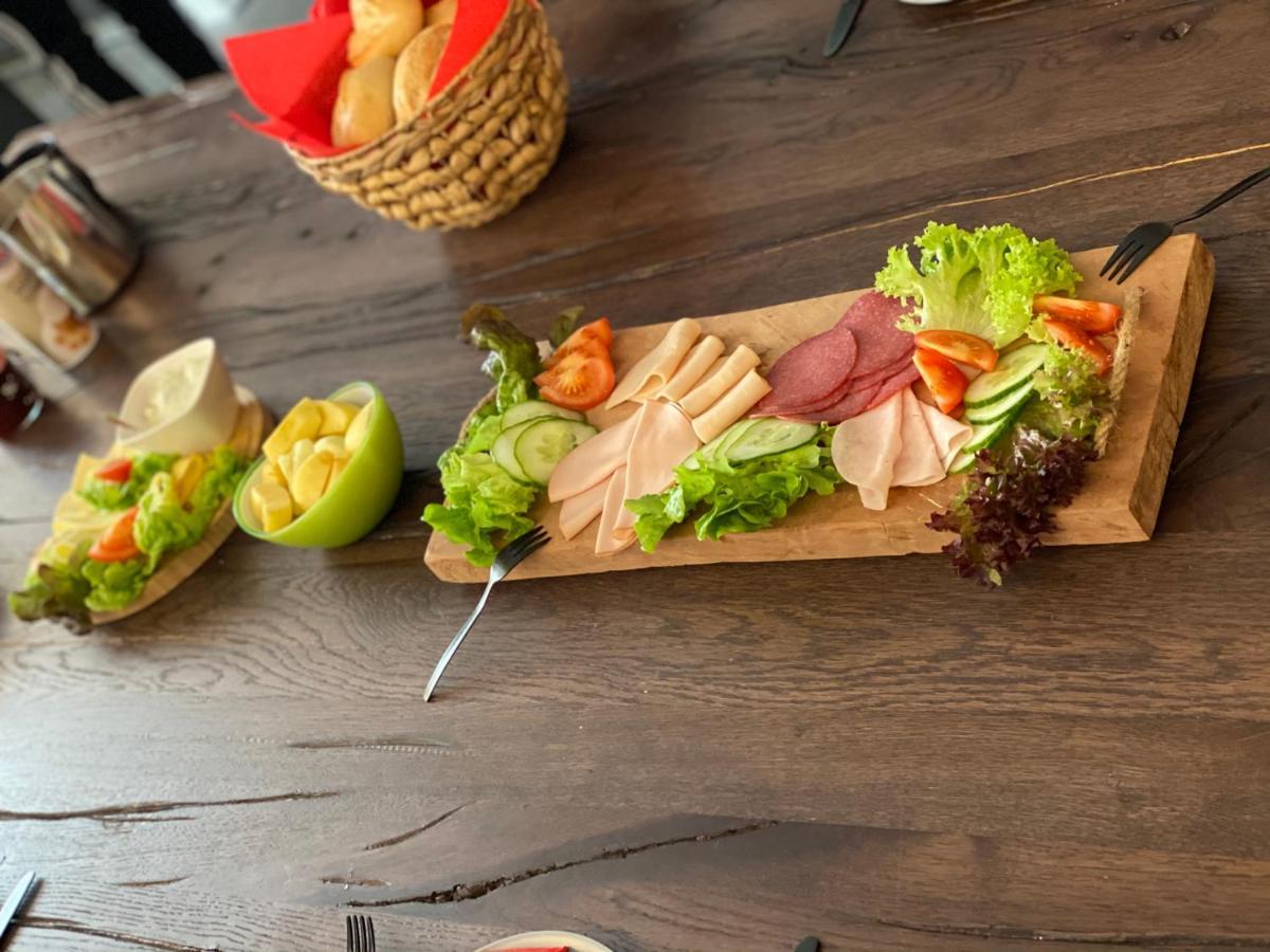 Hotel Restaurant Goldenes Ross Gollheim Екстер'єр фото