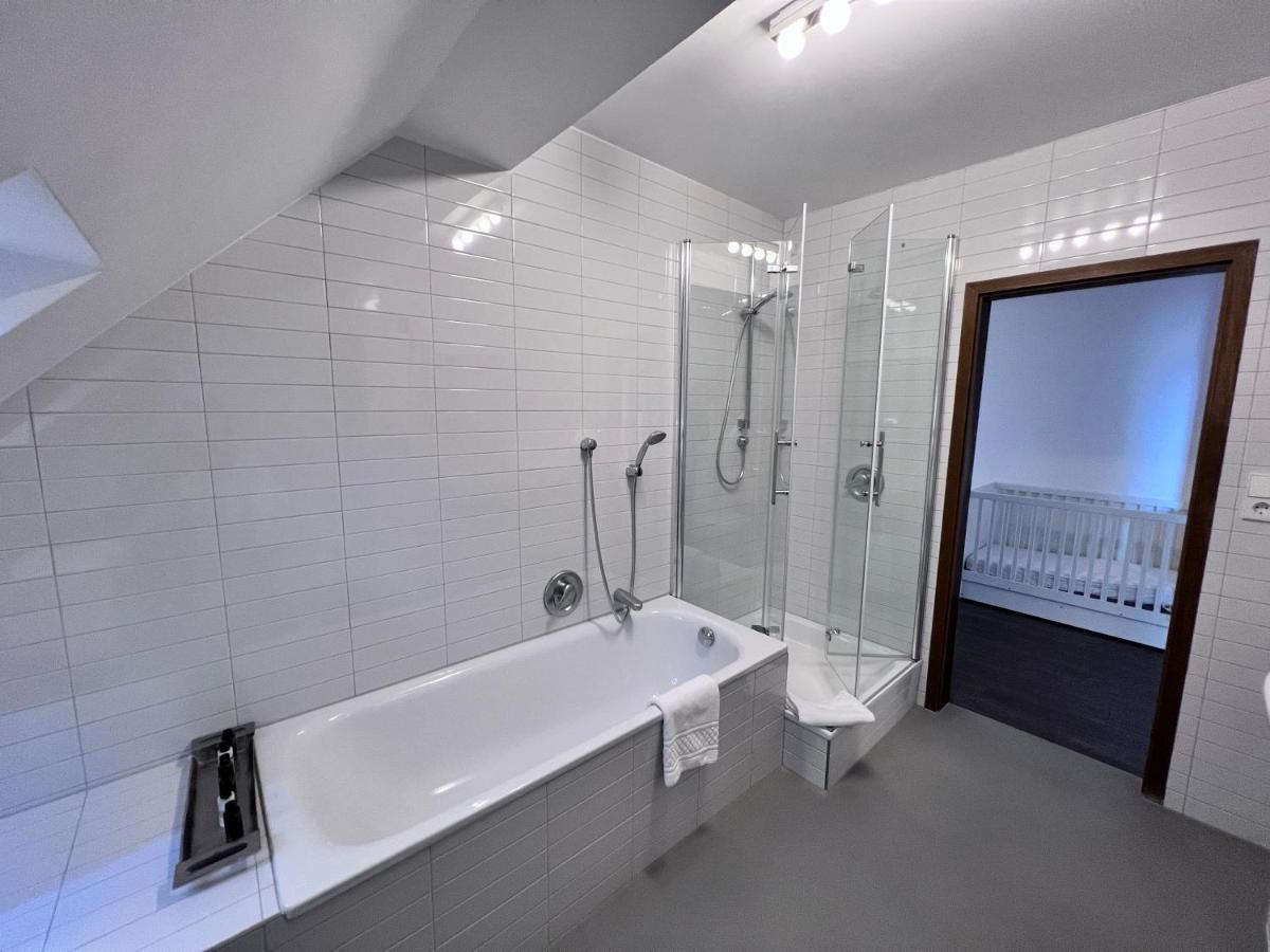 Hotel Restaurant Goldenes Ross Gollheim Екстер'єр фото