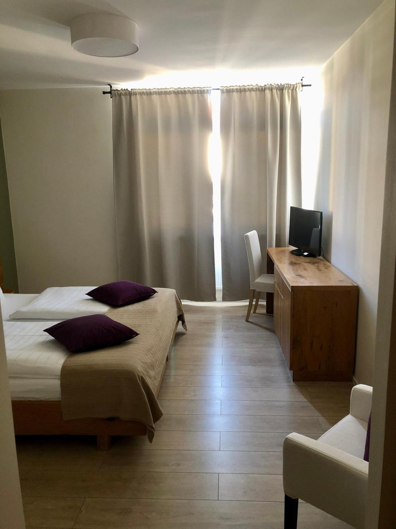 Hotel Restaurant Goldenes Ross Gollheim Номер фото